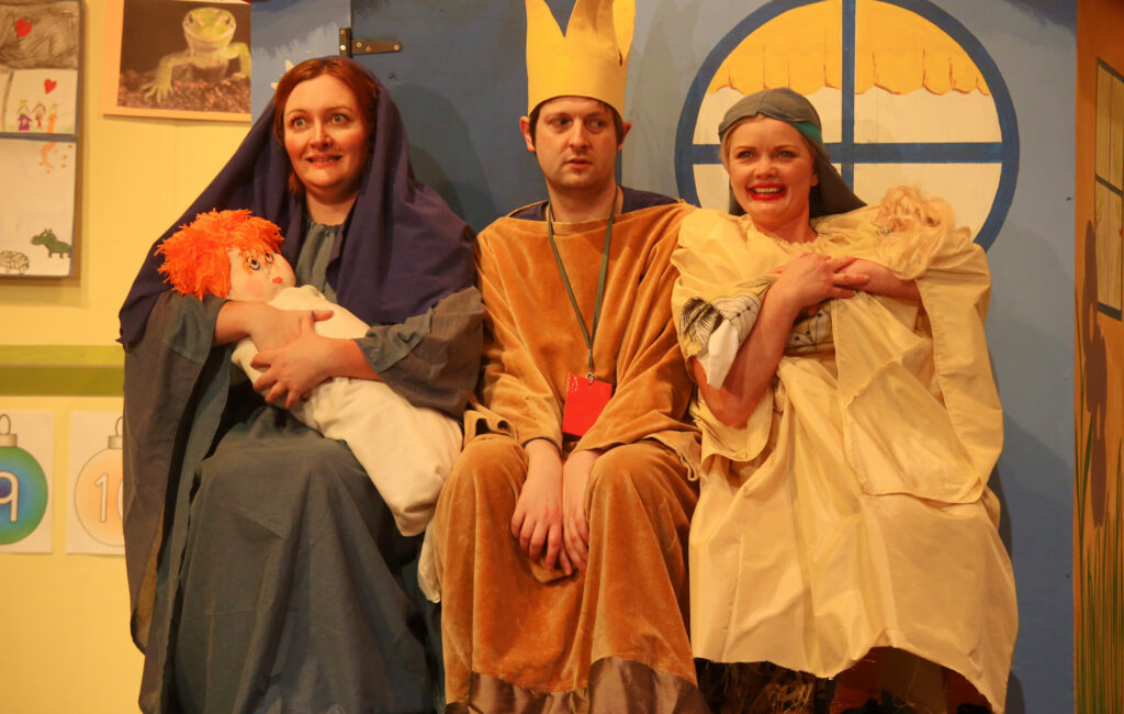 “The Flint Street Nativity”. The Lindley Players @ Whitstable Playhouse. December 2023.